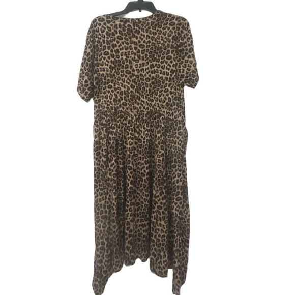 TORRID Challis Leopard Print V Neck Button Front Shark Bite Hem Dress Size 2/2X - Picture 8 of 13